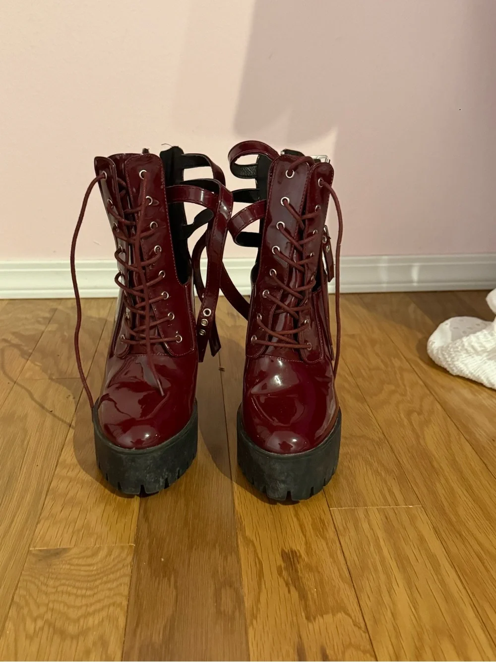 Fashion Nova Patent Cutout Platform Heels in Burgundy